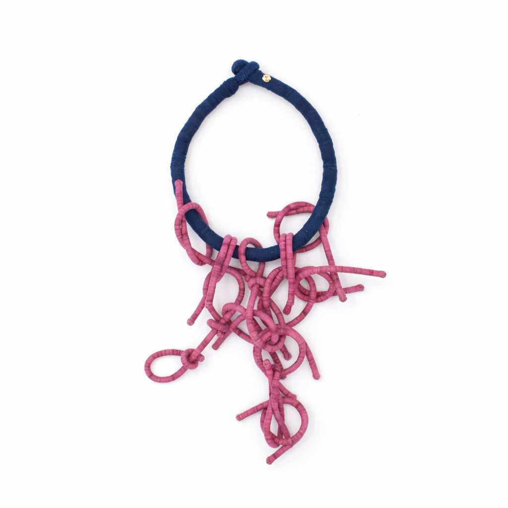 collar rosa